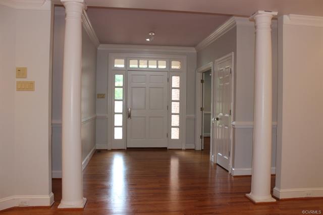 7 Entry Hall